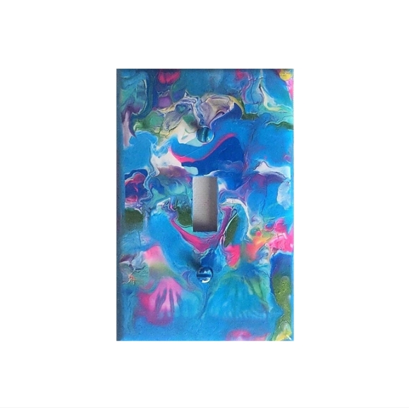 Hand Crafted Abstract Design Single Toggle Light Switch Plate - Picture 2 of 2